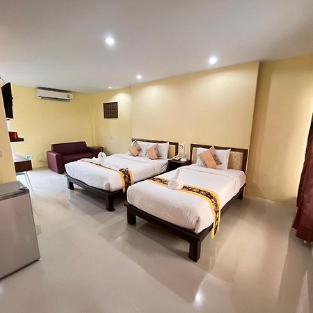 Chom By The Sea Hotel Ao Nam Mao Exterior photo