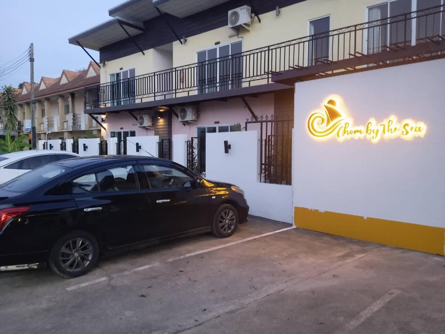 Chom By The Sea Hotel Ao Nam Mao Exterior photo